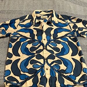 Patagonia Blue and Cream Abstract Short-Sleeve Button-Down Shirt